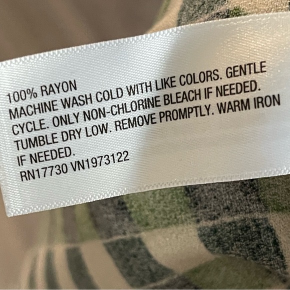 AVA & VIV Dress with Short Sleeves Plus Size - Picture 10 of 10